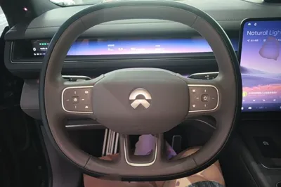 Nio ES8