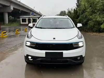 Lynk & Co 01