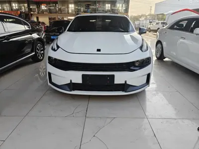 Lynk & Co 03