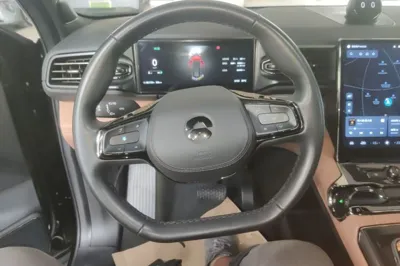 Nio ES8