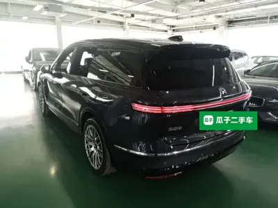 Nio ES8