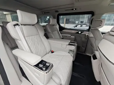Volvo EM90