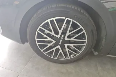 Roewe M7 DMH