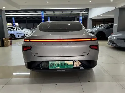 Xpeng P7