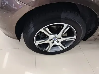 Volvo XC60 (Import)