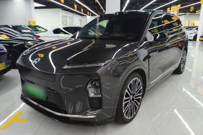 Nio ES8