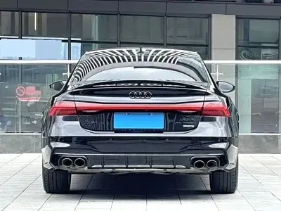 Audi A7L