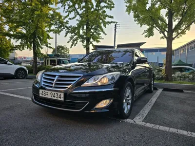 Hyundai Genesis