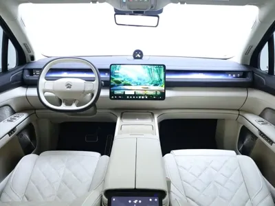 Nio ES8