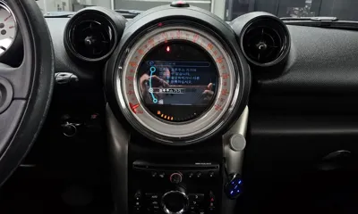 MINI Paceman
