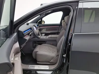 Nio ES8