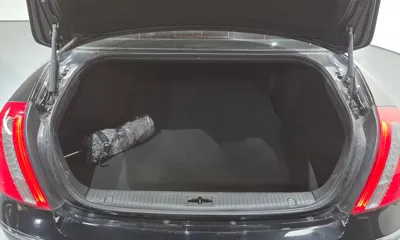 Kia Opirus
