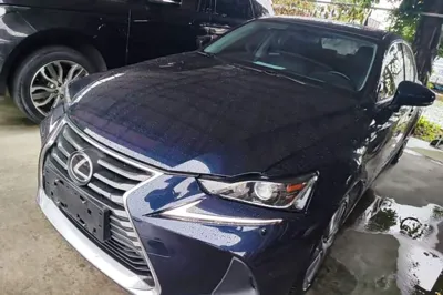 Lexus IS
