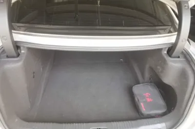Hongqi EH7