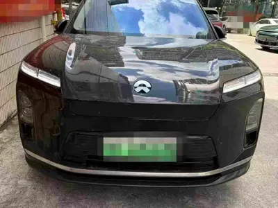 Nio ES8