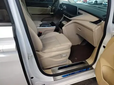 Buick GL8 Hybrid