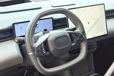 Lynk & Co Z20