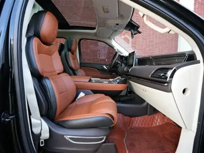 Lincoln Navigator