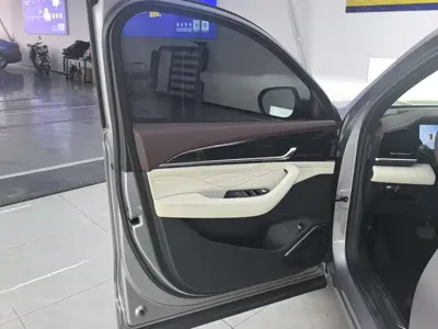 Geely Xingyue L