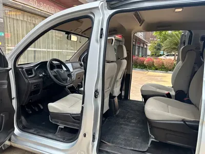 Wuling Hongguang V