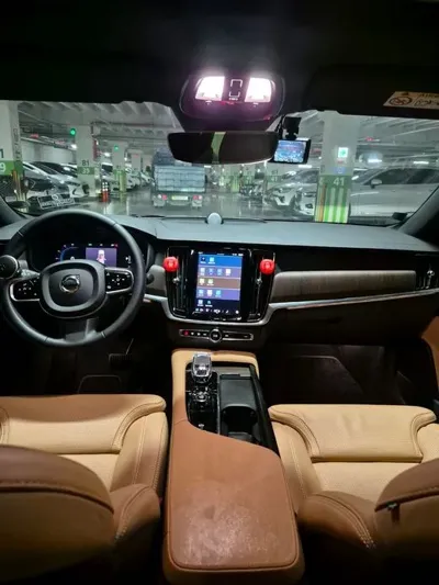 Volvo S90
