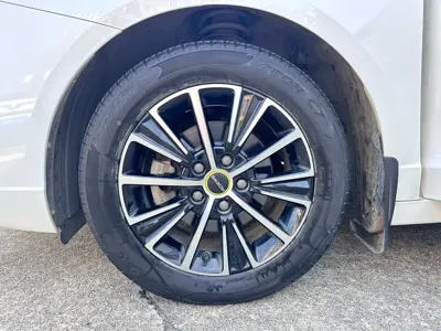 Roewe i5
