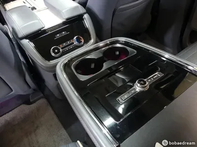 Lincoln Navigator