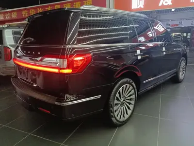 Lincoln Navigator