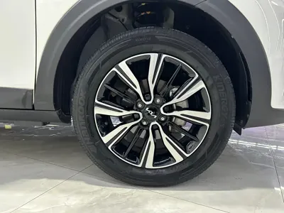 Kia KX1