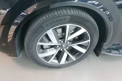 Li Auto L8