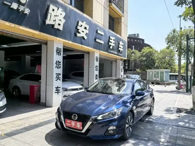 Nissan Teana