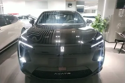 Avatr 11