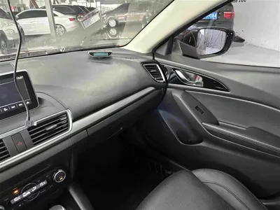 Mazda 3 Axela
