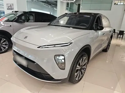Nio ES8
