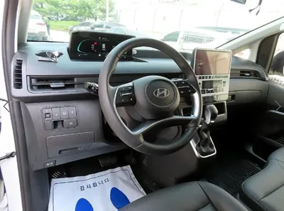 Hyundai Staria