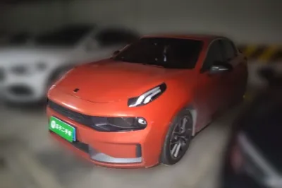 Lynk & Co 03