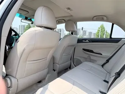 BYD e5