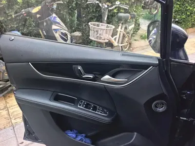 BYD MAX