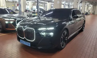 BMW i7