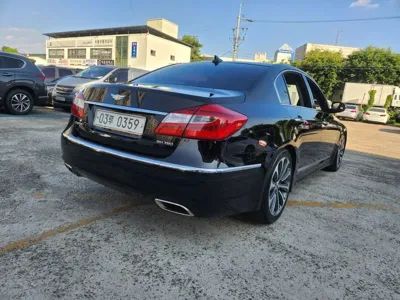Hyundai Genesis
