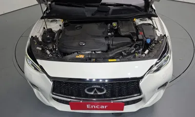 Infiniti Q30