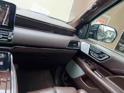 Lincoln Navigator