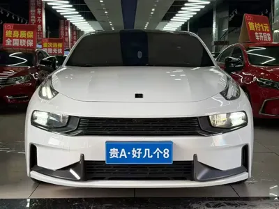 Lynk & Co 03