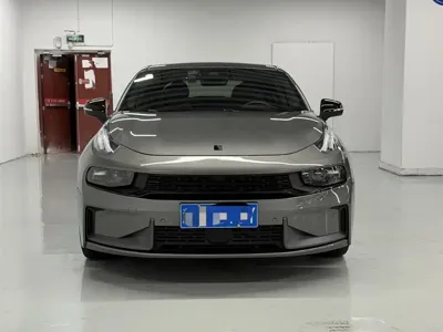 Lynk & Co 03